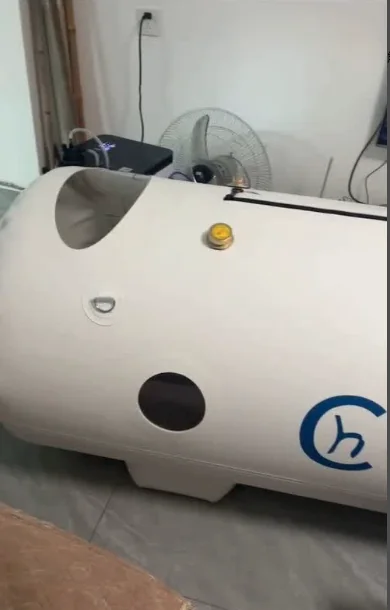 Compact soft lying hyperbaric chamber installed at home