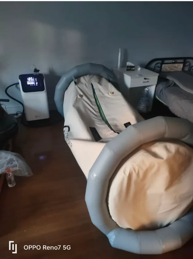 Soft lying chamber with air frame in a customer recovery room